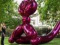 Виторг від продажу скульптури Кунса Balloon Monkey спрямують на протезування постраждалих українців
