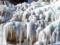 На Прикарпатье мороз превратил водопады в ледяные скульптуры