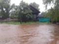 В Махнево проливные дожди смыли несколько десятков домов и дорогу.