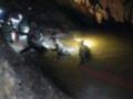 Спасатели нашли юных футболистов, пропавших в пещерах