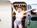 62-летняя Мадонна в мини-шортах с 27-летним бойфрендом устроила семейное барбекю