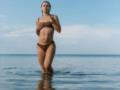 Илона Гвоздева без макияжа в бикини похвасталась спортивным телом