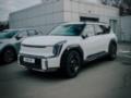 Новый флагман: в Киеве появился самый большой и дорогой кроссовер Kia