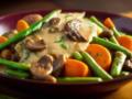 Сочное куриное филе под грибной шапкой: блюдо на каждый день и для праздничного стола