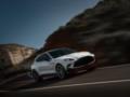 Aston Martin представила самый мощный кроссовер в мире