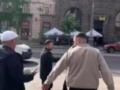 На Крещатике пьяный мужчина попытался подойти к президенту