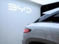 Китайская BYD впервые обогнала Tesla по продажам электромобилей в Европе