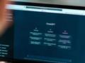 Останутся не все: чат-бот объяснил, как не потерять работу из-за ИИ