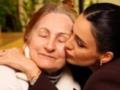 Тринчер подарила бабушке и дедушке авто и показала видео с их реакцией