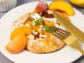 Вкуснее любого пирога: летние персиковые слойки с медом и мороженым за 15 минут