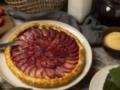 Тарт с сочными сливами к чаю: делимся рецептом вкусной выпечки к чаю