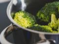 Перестаньте варить брокколи и цветную капусту: как необычно приготовить привычные овощи