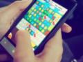 Почему не стоит играть в игры на телефоне во время полета: есть один нюанс
