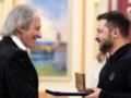 80-летний Василий Зинкевич, который избегает публичности, вышел в свет в эффектном костюме. Редкие фото