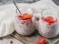 Вкуснее, чем любой торт: легкий десерт матча-малина с чиа для тех, кто не есть сладкое