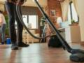 Какие предметы нельзя пылесосить: эксперты сделали предупреждение