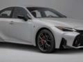Самый дешевый седан Lexus внезапно сделали современнее.