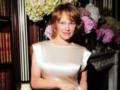 Памела Андерсон попрощалась с блондом: новый образ поразил поклонников