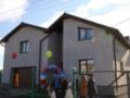 В Украине увеличили выплаты родителям-воспитателям и приемным родителям