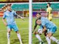Футболист дебютанта УПЛ забил фантастический гол с центра поля
