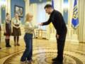 Зеленский принял Вифлеемский огонь мира от скаутов