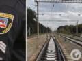 На Киевщине поезд сбил насмерть мужчину, который сидел на путях