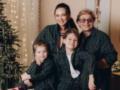 Саливанчук похвасталась рождественской фотосессией с мамой и сыновьями