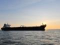 Танкер с российской нефтью остановился на пути к Кубе