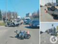 В Киеве пьяный водитель легковушки протаранил электроскутер: машина перевернулась, есть пострадавший.
