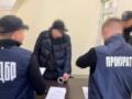 Напал с ножом во время проверки документов во Львове: таможеннику объявили подозрение в умышленном убийстве
