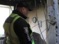 Оказалась в  ловушке  собственной квартиры: в Киеве полицейские спасли раненую в результате российского обстрела женщину.
