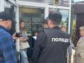 В Киеве раскрыли схему сбыта вейпов и другой контрафактной продукции