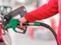 Заправлять в канистры запрещено: в оккупированном Крыму бензин начали отпускать по талонам в ограниченном количестве.