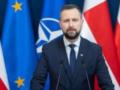 Способные воевать молодые украинцы должны быть в Украине - министр Польши
