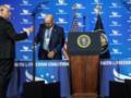 Оператор суфлера Трампа заработал $100 000, делая ставки о его выступлениях