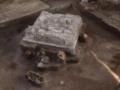 Археологи нашли в Мексике жертвенный алтарь с человеческими останками