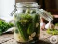 Зачем добавлять муку в квашеные огурцы и как это влияет на вкус: ответ удивит