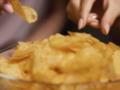 Картофельные чипсы: что произойдет с организмом, если есть их каждый день