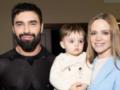 Жена Козловского впервые отвела в детсад 2-летнего сына: милые фото