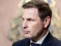Министр обороны Эстонии уходит в отставку из-за скандала с закупками снарядов для Украины: в чём причина