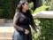 Ким Кардашян на 7-м месяце беременности полюбила короткие юбочки-клеш
