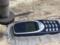 Энтузиасты отправили Nokia 3310 под гидрорезак