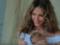 В Сети появилось видео, где Катерина Осадчая кормит грудью новорожденного сына
