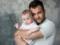 Star  1 + 1  Alex Dushka starred with a 7-month-old daughter in a family photo shoot