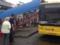 В Киеве автобус въехал в остановку, водитель бежал
