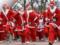 В Мадриде по улицам города пробежали тысячи людей в костюмах СантаКлаусов
