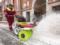 In Kharkov, they are ready to clean the snow even if it does not exist