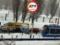 В Киеве авто снесло ограждение скоростного трамвая