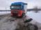 Спасатели вытащили из снежных заносов на Харьковщине скорую и школьный автобус