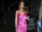Рианна с афрокосами и в розовом мини-платье представила дебютную коллекцию одежды